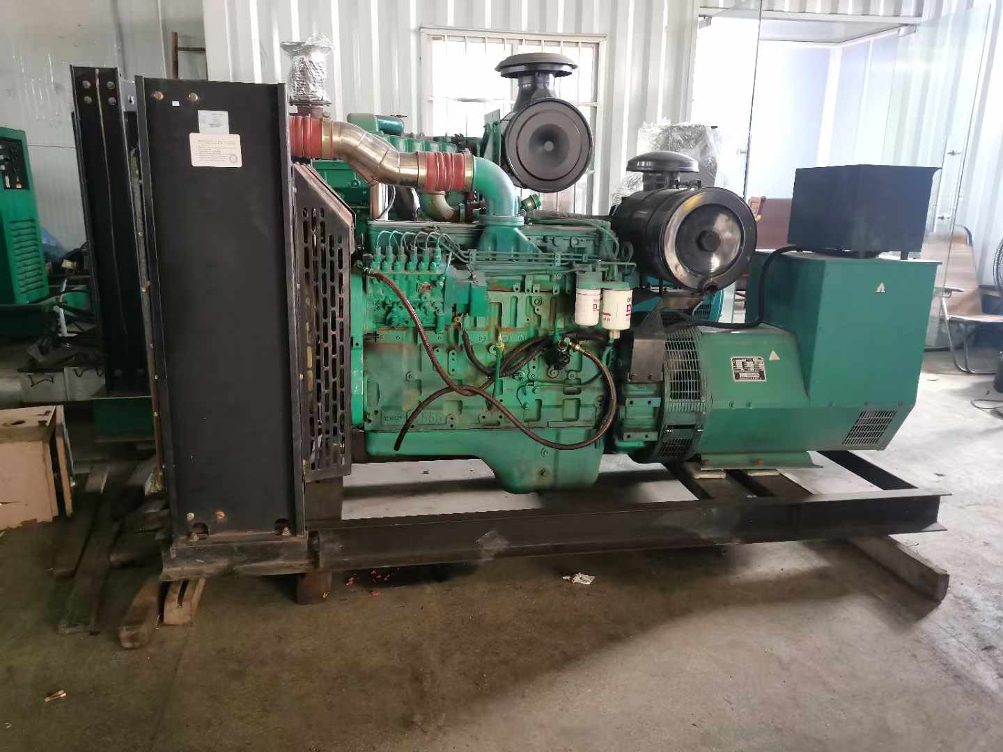 恩阳发电机租赁如何确定电缆的承载电流是否在安全范围内？