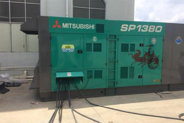 恩阳为什么有些柴油发电机组的输出电压可以调节？